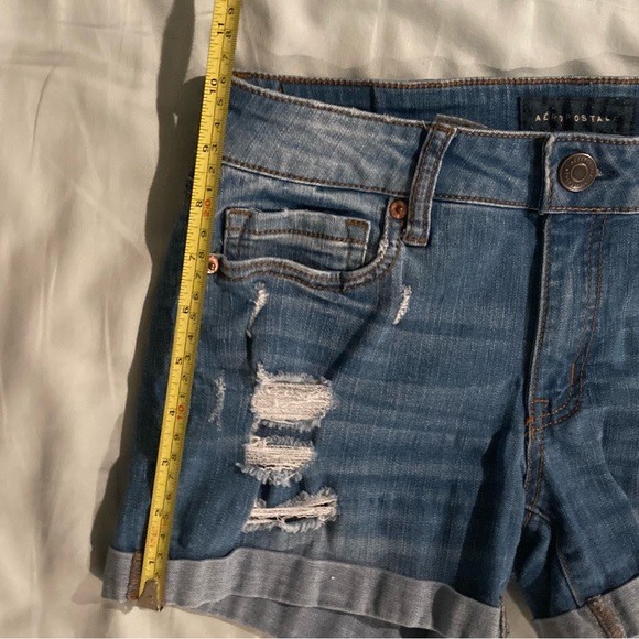 Distressed Denim Shorts - Picture 4 of 7